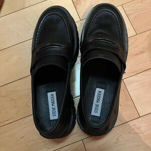 Steve Madden black loafers